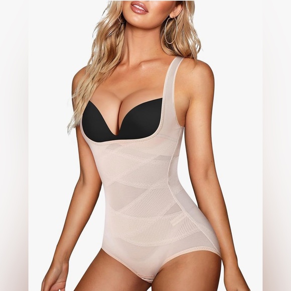 Elegant Beige Bodysuit - Picture 7 of 7